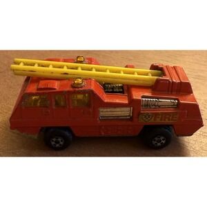 VIntage matchbox superfast no 22‎ blaze buster 1975 red lensey fire truck